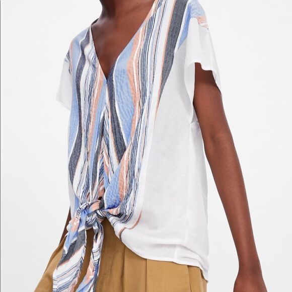 ✨ZARA STRIPED T-SHIRT WITH KNOT✨ - Picture 2 of 6